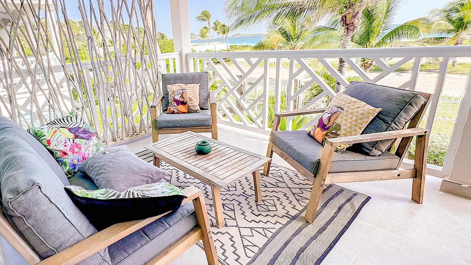 Princess Manon Beachfront Ocean View Orient Bay